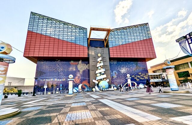 A Must-Visit in Osaka! An In-Depth Look at the World’s Largest Aquarium, “Kaiyukan”